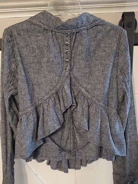 Women’s Ruffle-Back Long Sleeve Top - Gray